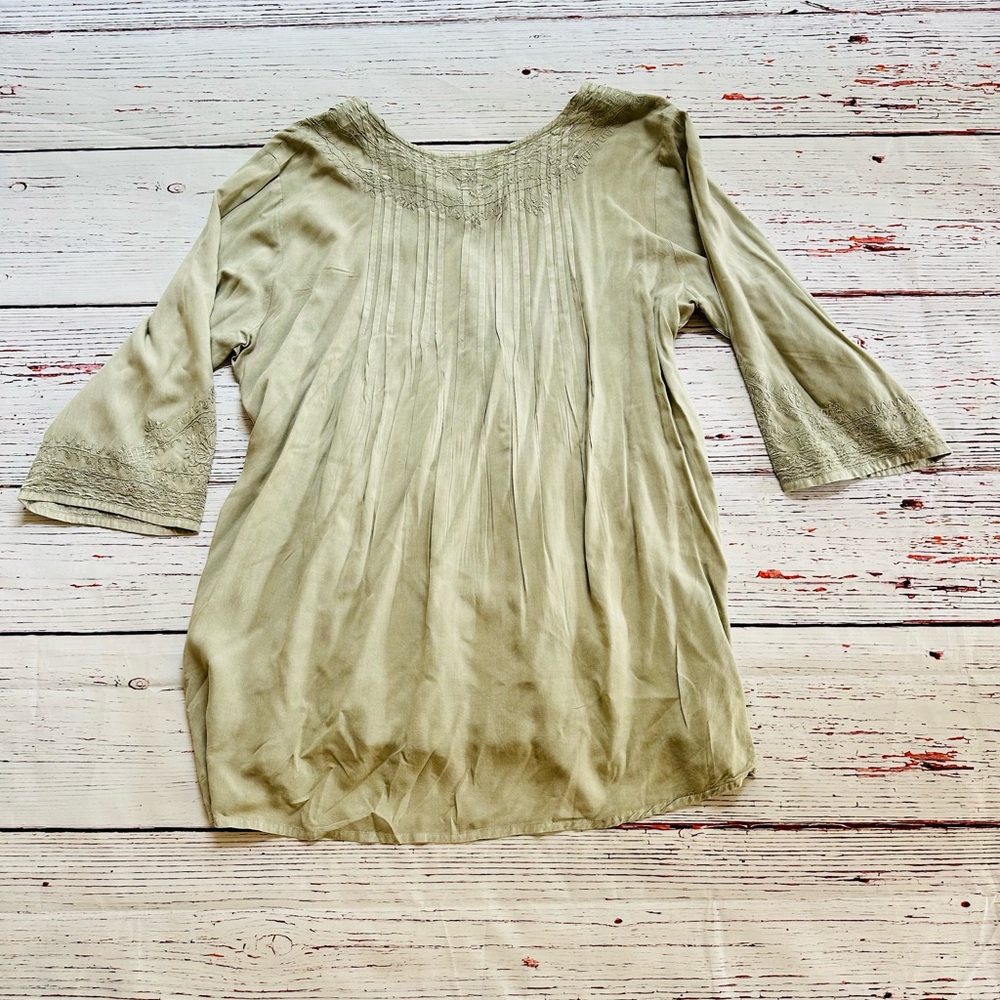 Women’s Sage Green Blouse! 2X - Picture 5 of 5
